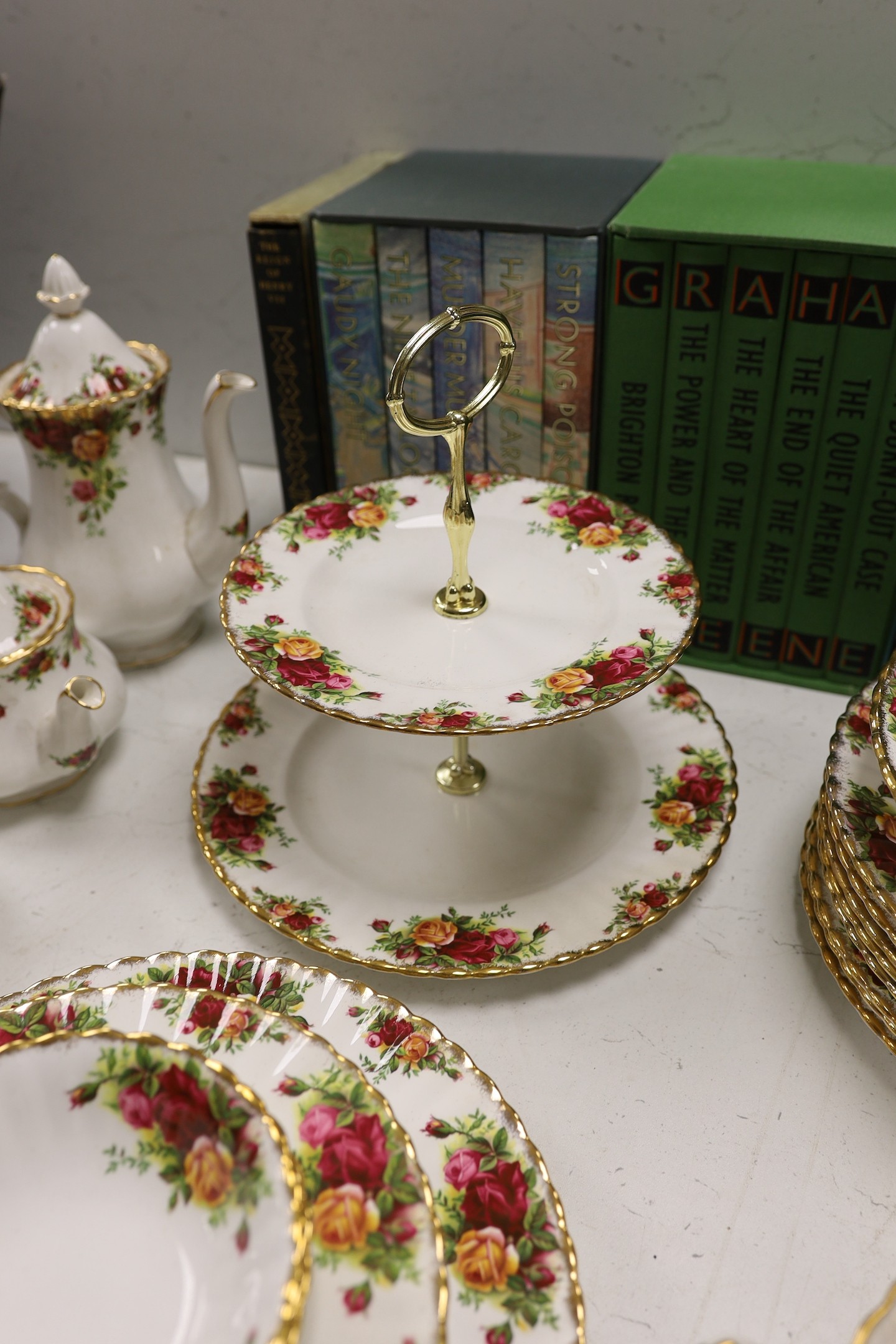 A Royal Albert Old country Roses tea, coffee and dinner service